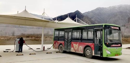 en+助力"世界屋脊"建成集中式快速充电站